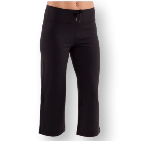 Lululemon Yoga Pant. Cropped wide leg yoga in black size 4. - Picture 2 of 7
